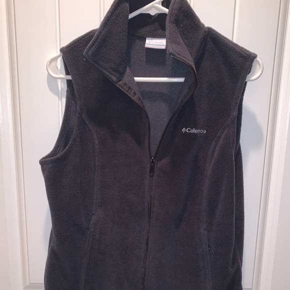 Columbia Jackets & Blazers - Black Columbia fleece vest